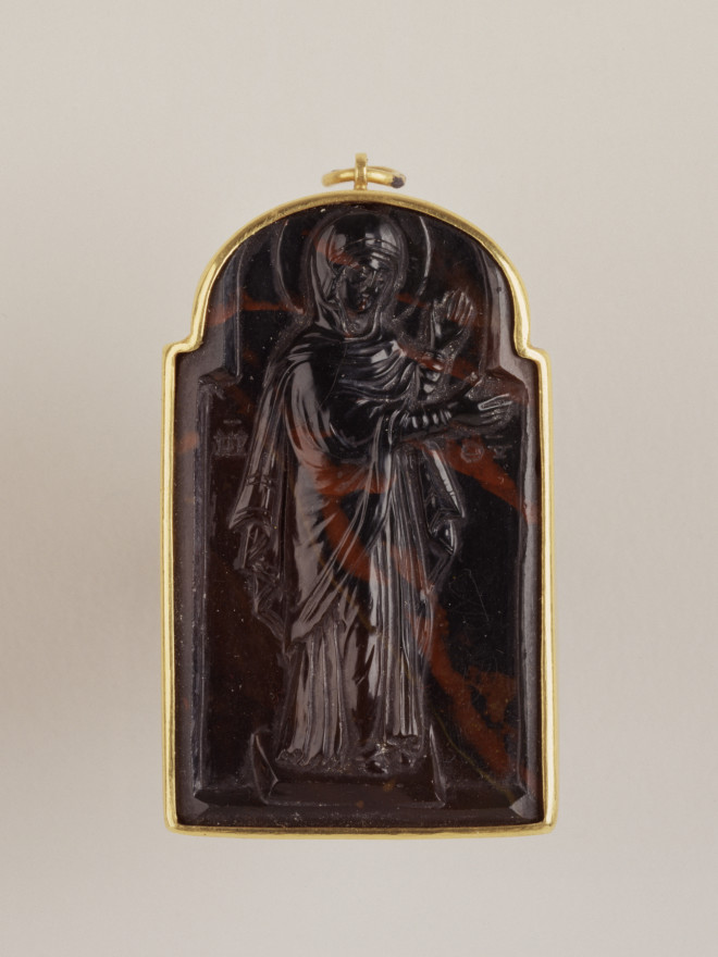 Byzantine_-_Cameo_of_the_Virgin_-_Walters_425_-_Obverse