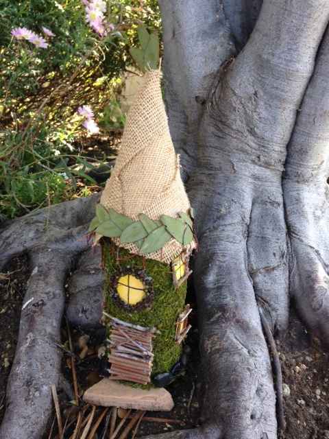 Cute fairy house to make with your kids https://www.deilataylor.com